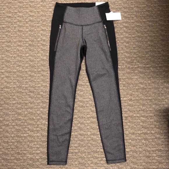 Old Navy Pants - Old navy active leggings